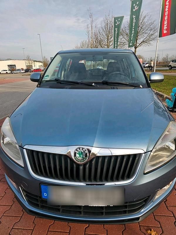 Blau Gebraucht 2010 Skoda Fabia Kleinwagen | 1.950 € (Superpreis) - Bild 1/4