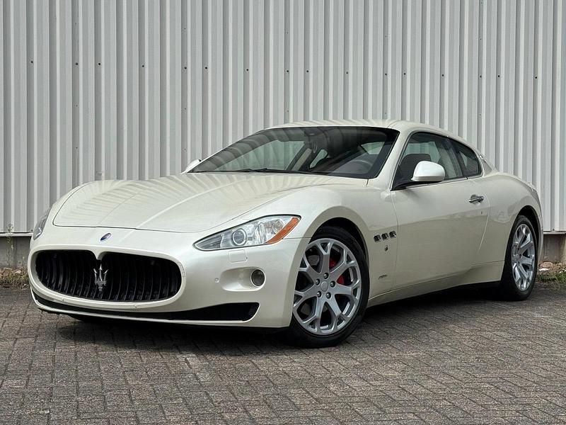 Gebraucht Maserati Granturismo 405 PS (297 kW) 2008 Weiß Coupé