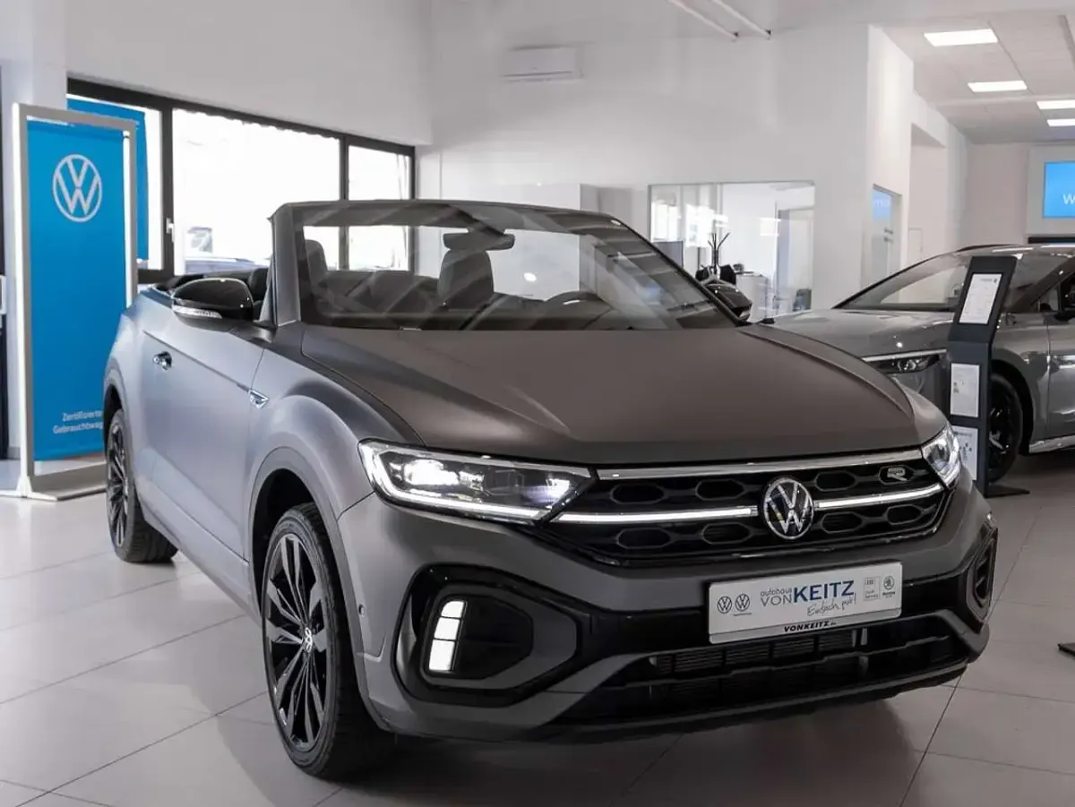 Gebraucht VW T-Roc Cabriolet 150 PS (110 kW) 2023 Schwarz Cabrio