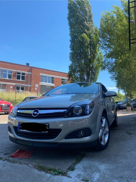 Beige Gebraucht 2008 Opel Astra GTC Sport Limousine | 3.600 € (Superpreis) - Bild 1/4