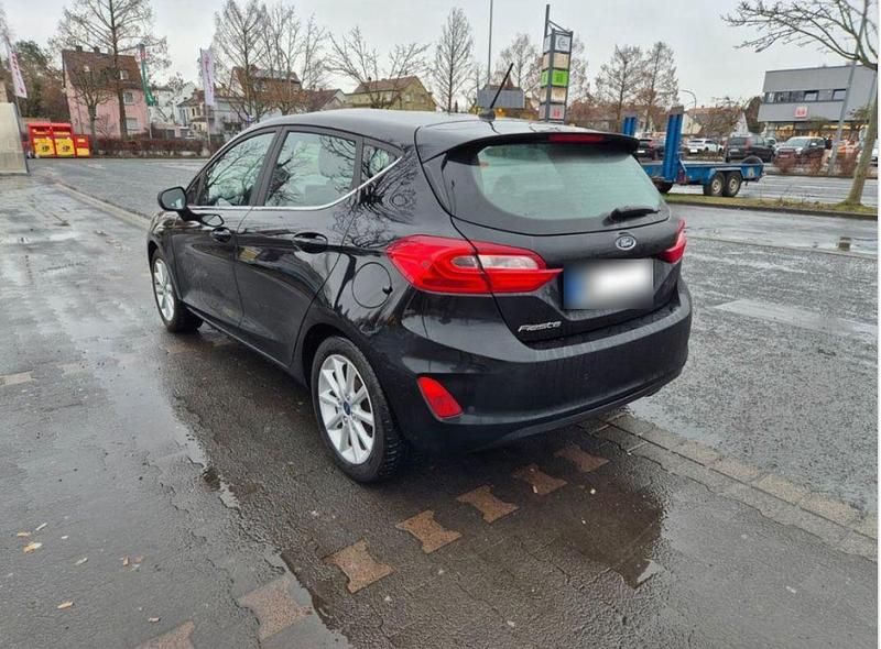 Gebraucht Ford Fiesta 101 PS (74 kW) 2018 Kleinwagen