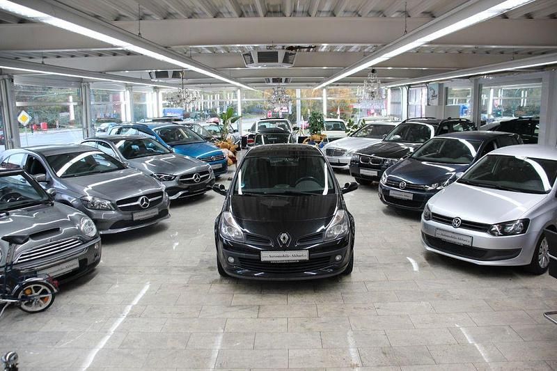 Schwarz Gebraucht 2006 Renault Clio III Dynamique Limousine | 2.990 € (Fairer Preis) - Bild 1/4