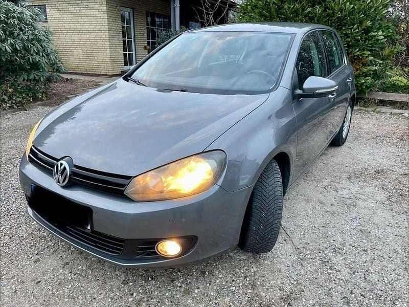 Gebraucht VW Golf VI 105 PS (77 kW) 2011 Grau Kleinwagen