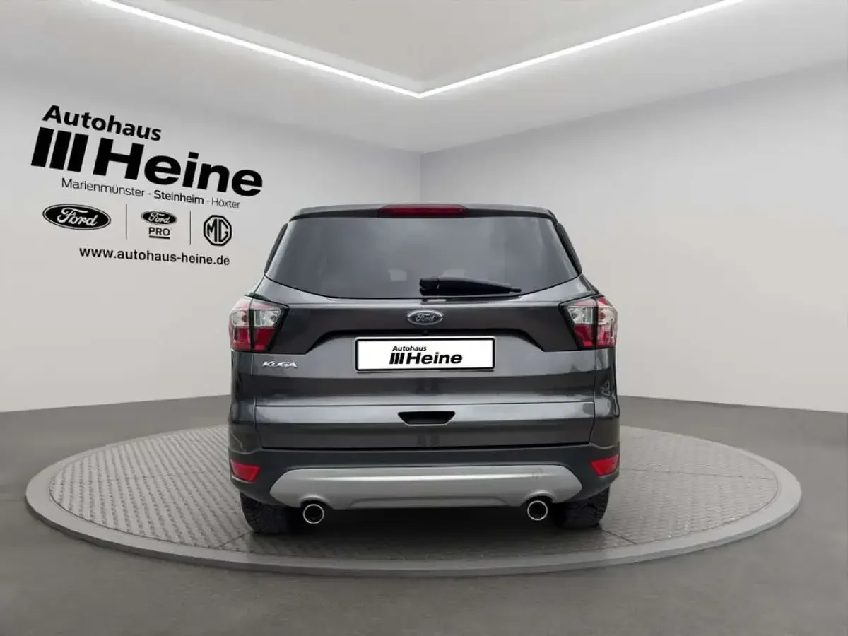 Gebraucht Ford Kuga Titanium 179 PS (131 kW) 2018 Magneticgrau metallic SUV