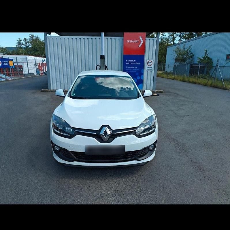 Gebraucht Renault Mégane 110 PS (80 kW) 2015 Weiß Limousine
