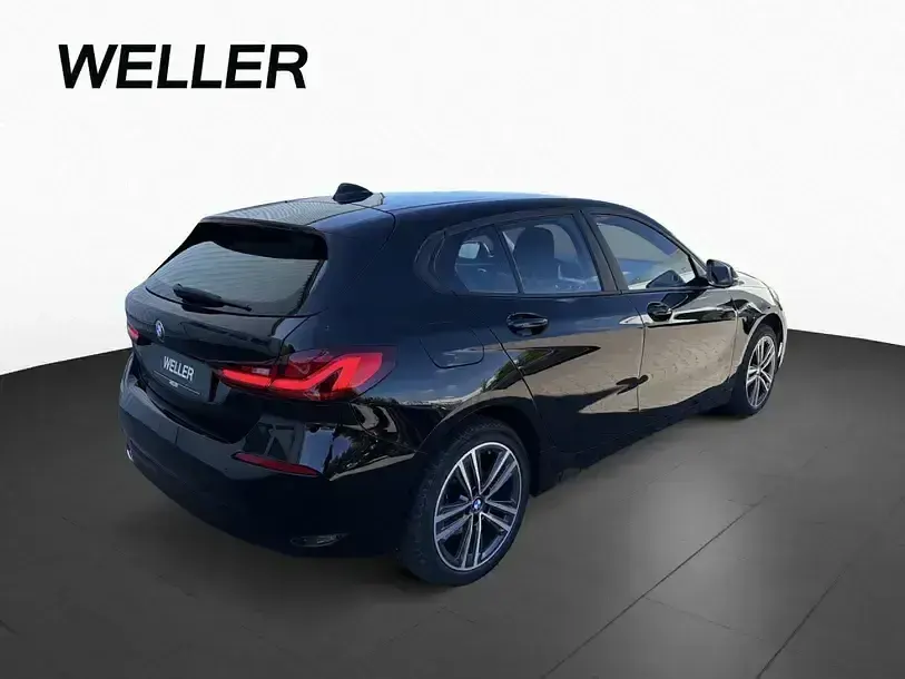 Gebraucht BMW 118 Advantage 136 PS (100 kW) 2023 Schwarz ii (schwarz) Limousine