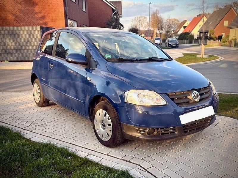 Gebraucht VW Fox 54 PS (39 kW) 2010 Blau Kleinwagen