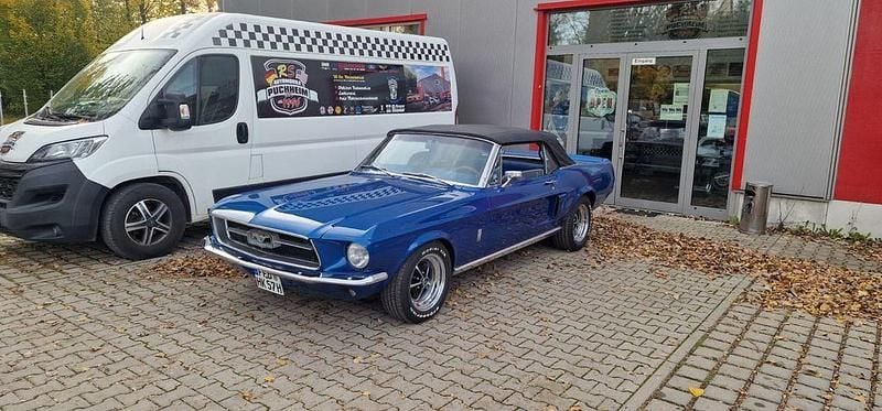 Blau Gebraucht 1967 Ford Mustang Cabrio | 39.990 € - Bild 1/4