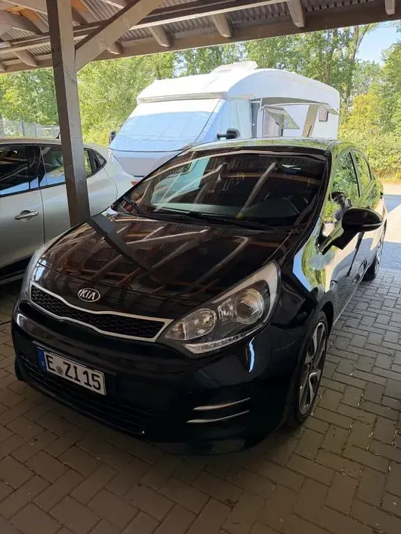 Gebraucht Kia Rio Spirit 90 PS (66 kW) 2014 Schwarz Limousine