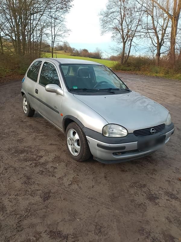 Gebraucht Opel Corsa 65 PS (47 kW) 2000 Silber Kleinwagen