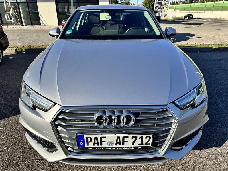 Grau Gebraucht 2019 Audi A4 Sport Limousine | 24.000 € (Superpreis) - Bild 1/4