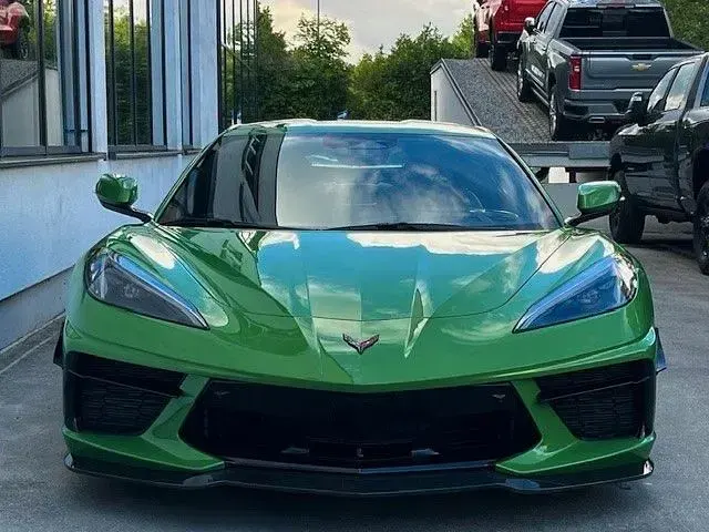 Neu Corvette C8 481 PS (353 kW) 2025 Grün Coupé
