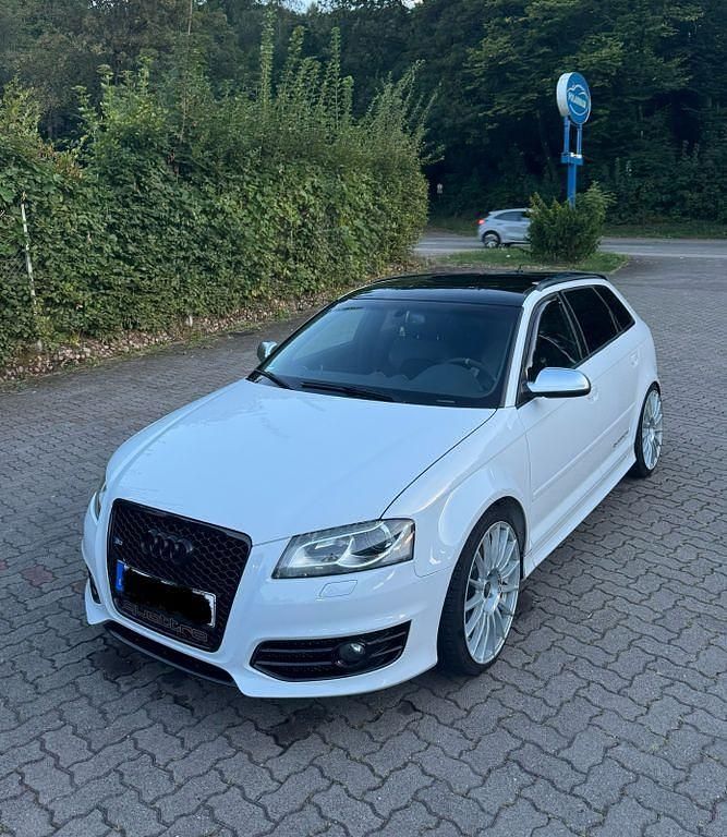 Weiß Gebraucht 2011 Audi S3 Performance Limousine | 14.200 € - Bild 1/4