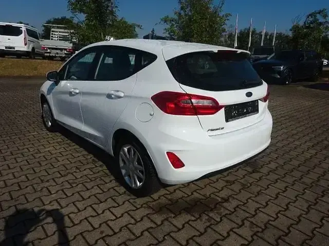 Gebraucht Ford Fiesta Trend 71 PS (52 kW) 2019 Frostweiß Kleinwagen