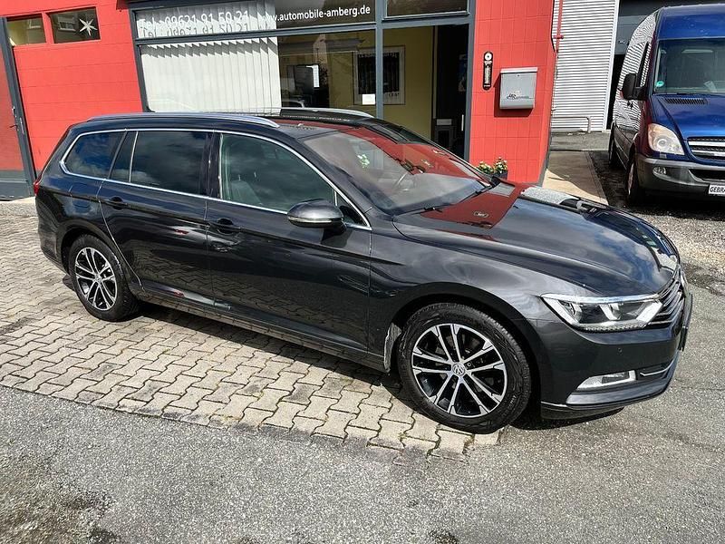 Grau Gebraucht 2018 VW Passat Kombi | 12.790 € (Fairer Preis) - Bild 1/4