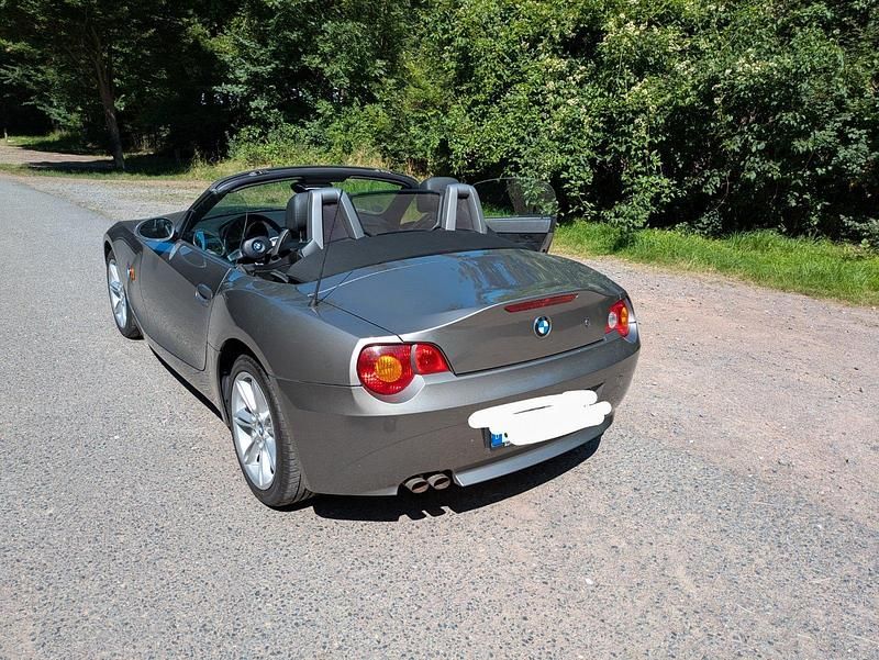 Gebraucht BMW Z4 170 PS (125 kW) 2004 Beige Cabrio