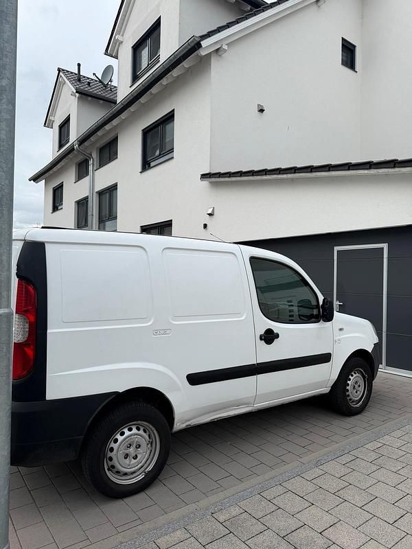 Gebraucht Fiat Doblò 75 PS (55 kW) 2009 Van / Kleinbus