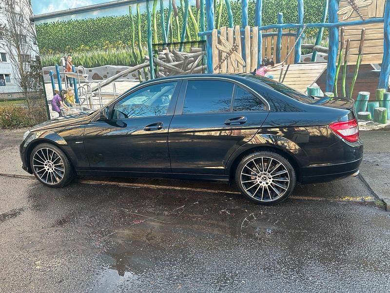 Gebraucht Mercedes C200 184 PS (135 kW) 2008 Schwarz Limousine
