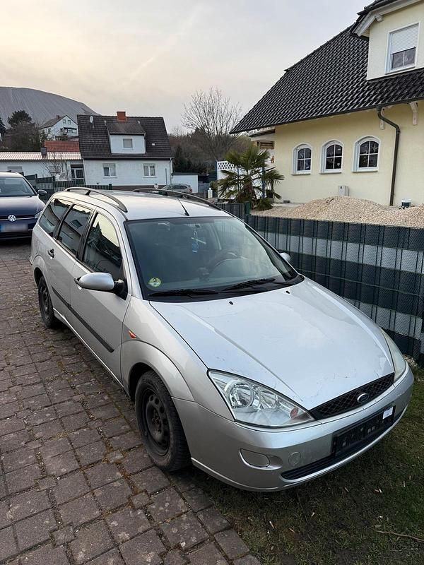 Used Ford Focus 90 HP (66 kW) 2004 Grey Estate