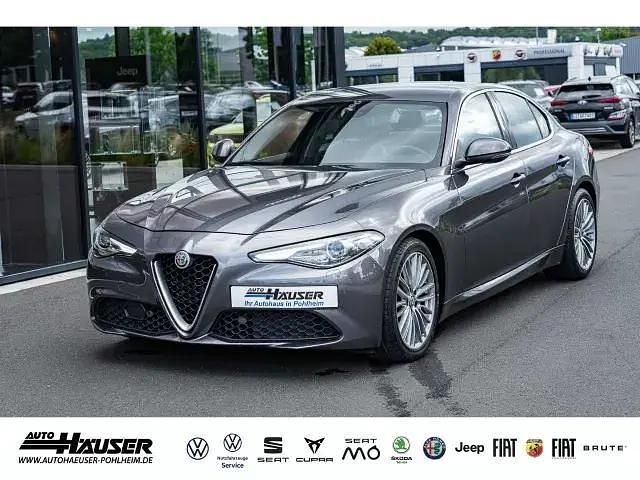 Grau Gebraucht 2016 Alfa Romeo Giulia Super Limousine | 19.985 € (Etwas zu teuer) - Bild 1/4