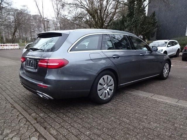 Gebraucht Mercedes E220 194 PS (142 kW) 2017 Grau Limousine