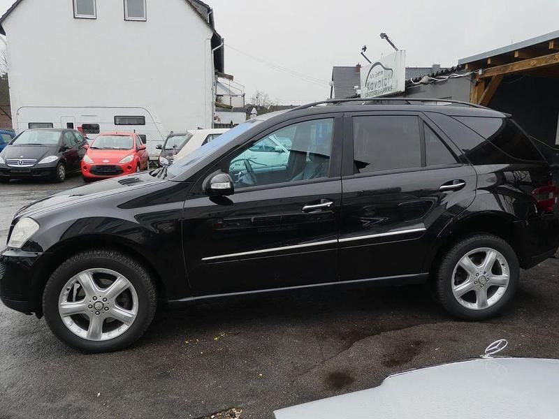 Gebraucht Mercedes ML280 190 PS (139 kW) 2006 Schwarz SUV