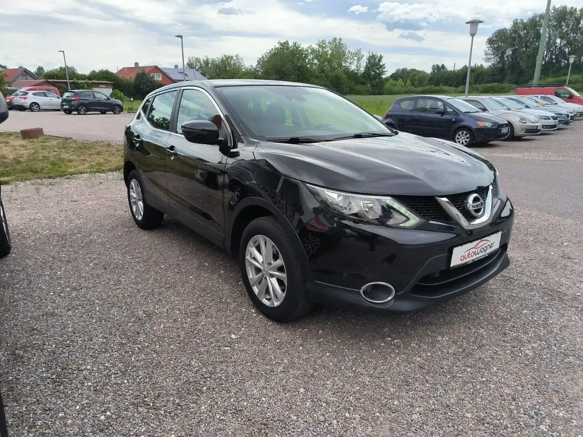 Gebraucht Nissan Qashqai Acenta 116 PS (85 kW) 2017 Schwarz SUV