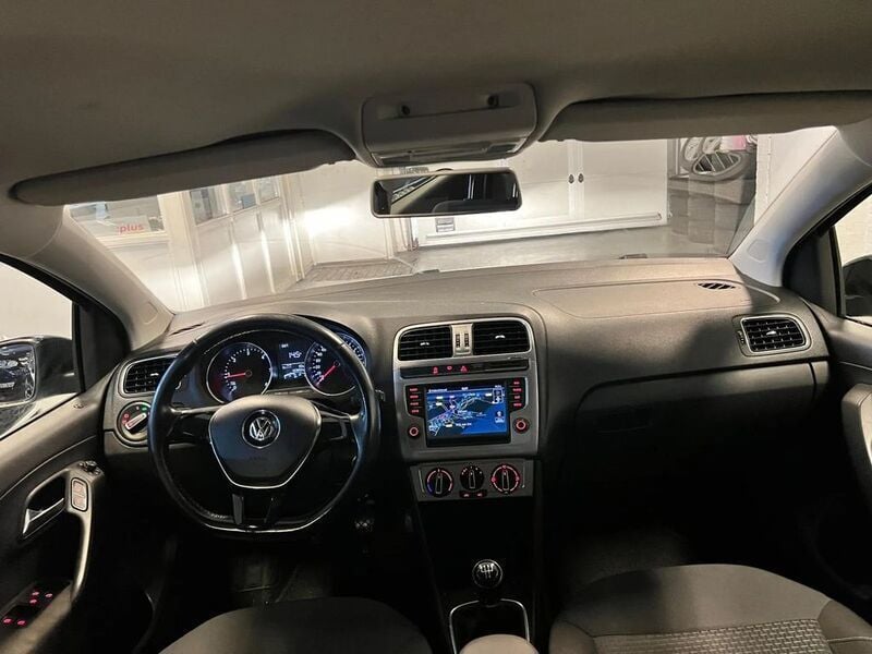 Gebraucht VW Polo 75 PS (55 kW) 2014 Schwarz Limousine