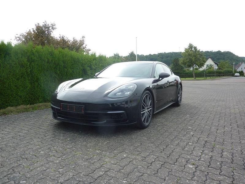 Schwarz Gebraucht 2017 Porsche Panamera 4S Limousine | 69.900 € - Bild 1/4