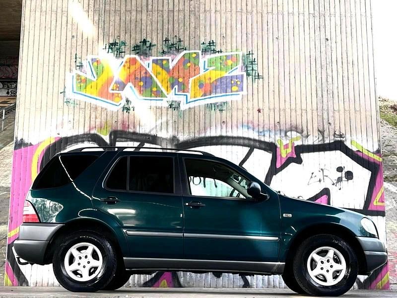 Gebraucht Mercedes ML320 218 PS (160 kW) 1999 Grün SUV