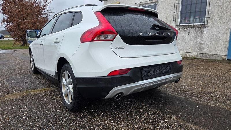 Gebraucht Volvo V40 CC 150 PS (110 kW) 2017 Weiß Kombi