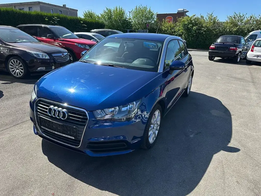Gebraucht Audi A1 Attraction 86 PS (63 kW) 2011 Blau Kleinwagen