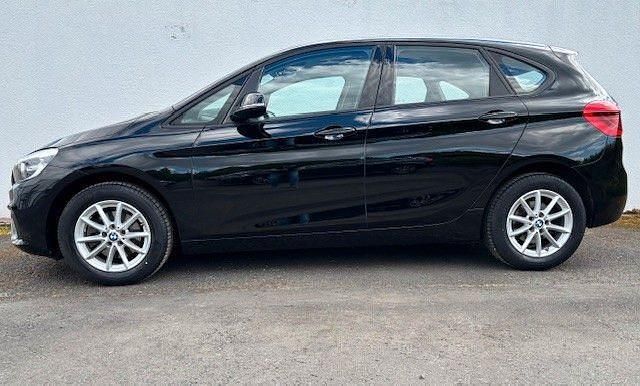 Gebraucht BMW 218 Advantage 136 PS (100 kW) 2018 Schwarz Kombi