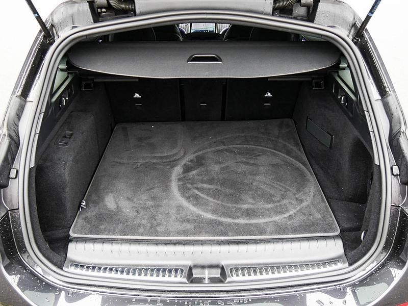 Gebraucht Mercedes C300e AMG 150 PS (110 kW) 2024 Szary Limousine