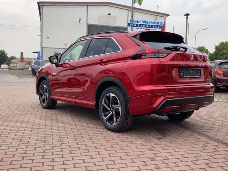 Używany Mitsubishi Eclipse Cross Plus 188 KM (138 kW) 2023 Czerwony SUV