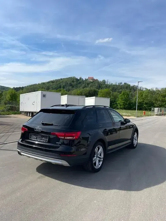 Gebraucht Audi A4 Allroad Basis 163 PS (119 kW) 2018 Schwarz Kombi