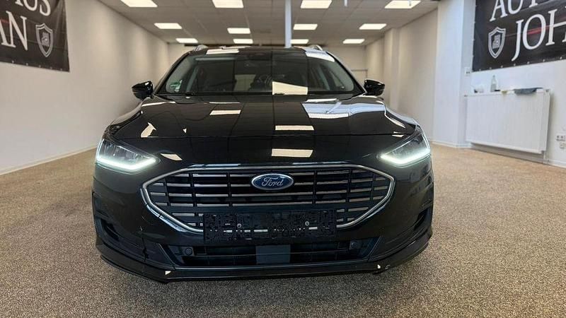 Gebraucht Ford Focus Titanium 120 PS (88 kW) 2023 Schwarz Limousine