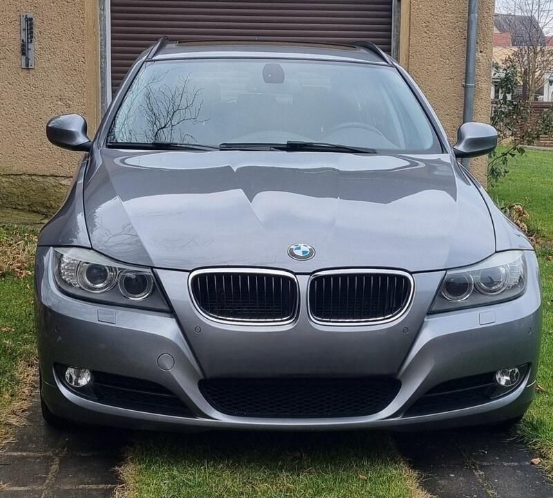 Grau Gebraucht 2010 BMW 318 Sport Line Kombi | 5.000 € (Guter Preis) - Bild 1/4
