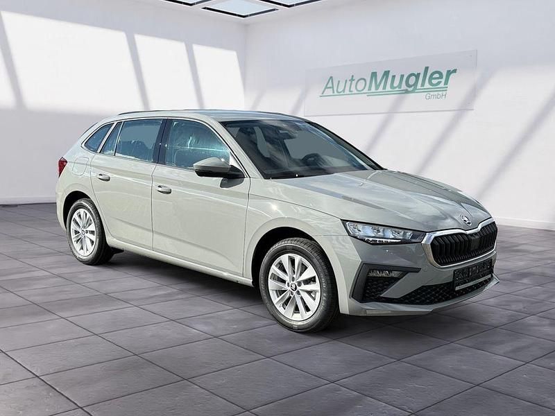 Neu Skoda Scala 116 PS (85 kW) 2025 Grau Kleinwagen