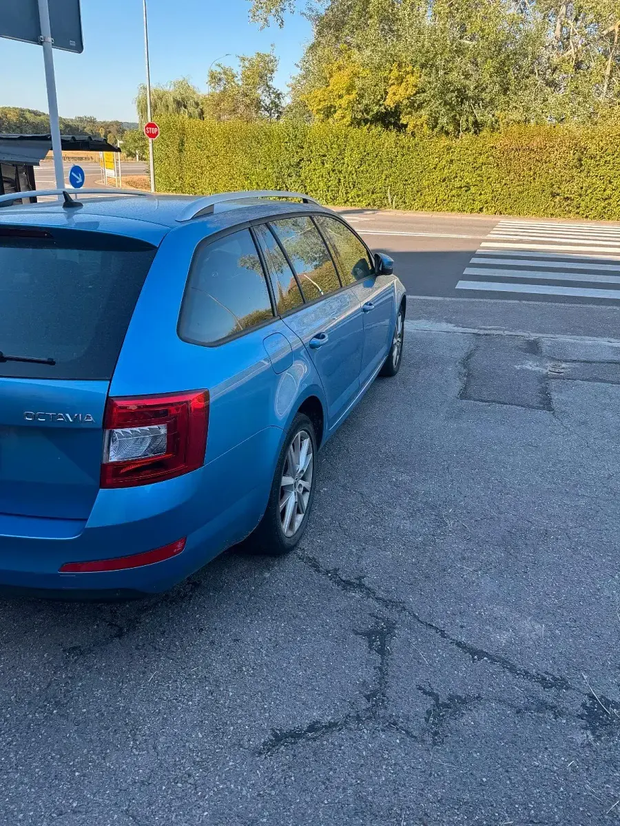 Gebraucht Skoda Octavia Elegance 150 PS (110 kW) 2015 Blau Kombi