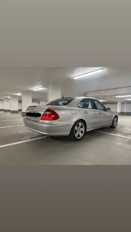 Gebraucht Mercedes E320 Avantgarde 224 PS (164 kW) 2005 Silber Limousine