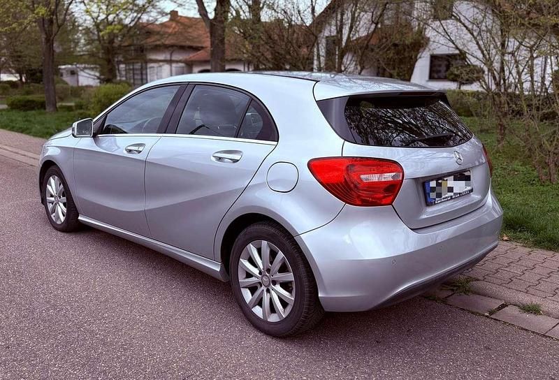 Gebraucht Mercedes A180 122 PS (89 kW) 2013 Kleinwagen