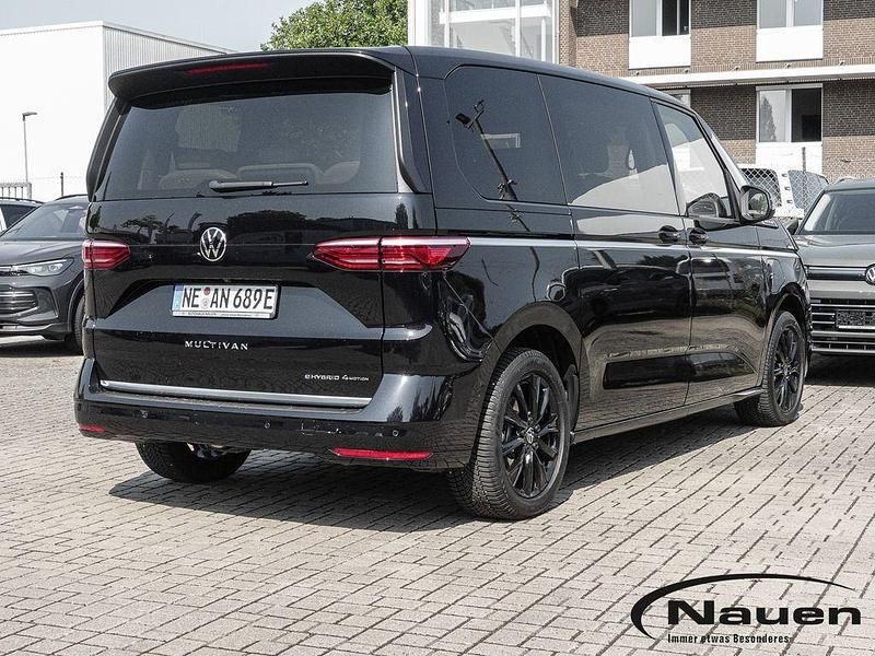 Gebraucht VW Multivan Style 177 PS (130 kW) 2025 Deep black perleffekt Van