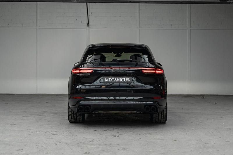 Gebraucht Porsche Cayenne Turbo S 549 PS (403 kW) 2020 Schwarz SUV