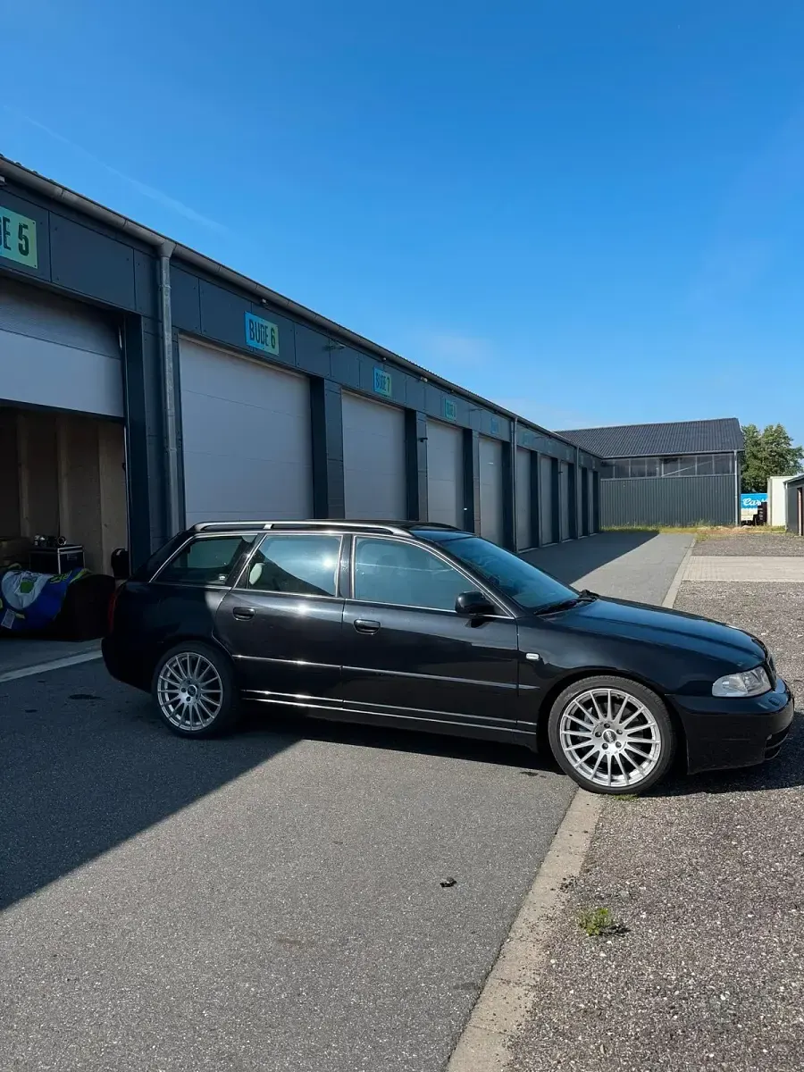 Occasion Audi S4 Competition 265 ch (194 kW) 2000 Noir Break