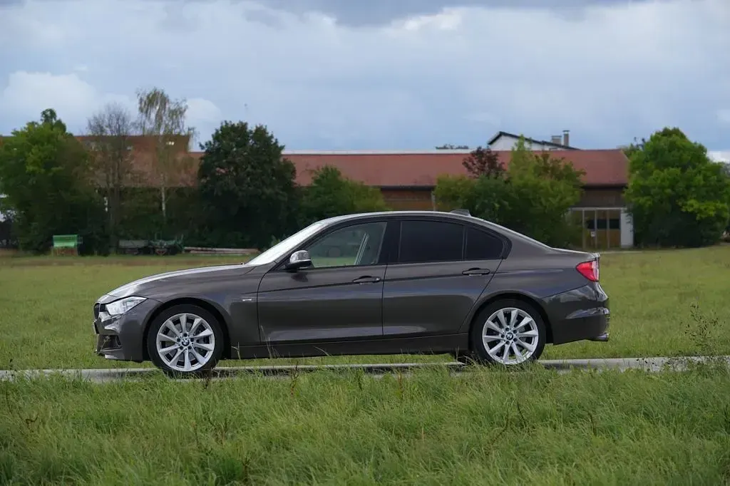 Gebraucht BMW 335 Performance 306 PS (225 kW) 2012 Braun Limousine