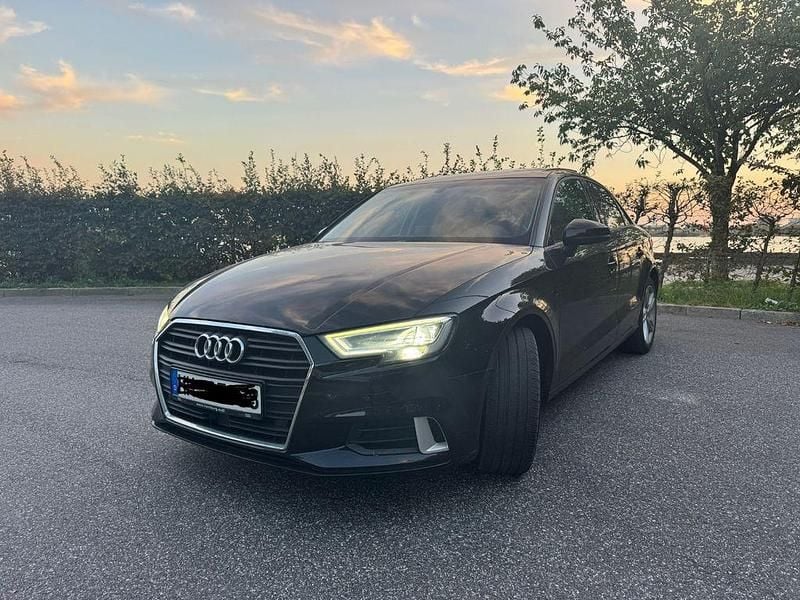 Gebraucht Audi A3 Ambiente 150 PS (110 kW) 2019 Schwarz Limousine