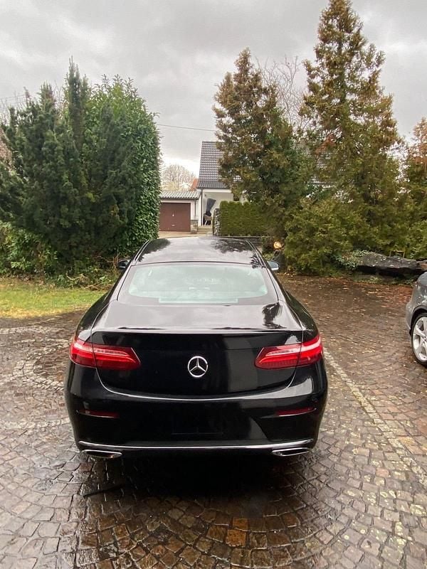 Gebraucht Mercedes E200 184 PS (135 kW) 2018 Schwarz Coupé