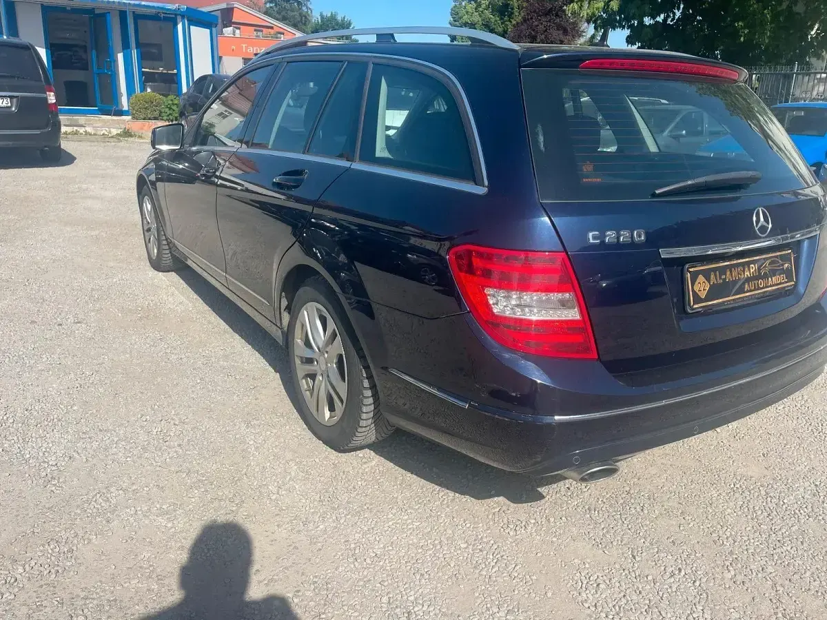 Gebraucht Mercedes C220 Edition 170 PS (125 kW) 2013 Blau Kombi