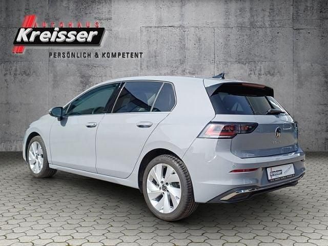 Gebraucht VW Golf VIII Style 150 PS (110 kW) 2024 Grau Limousine